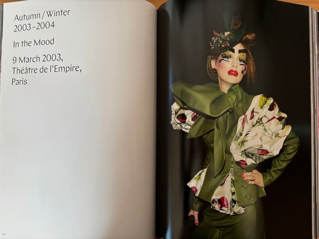 『John Galliano:Unseen』