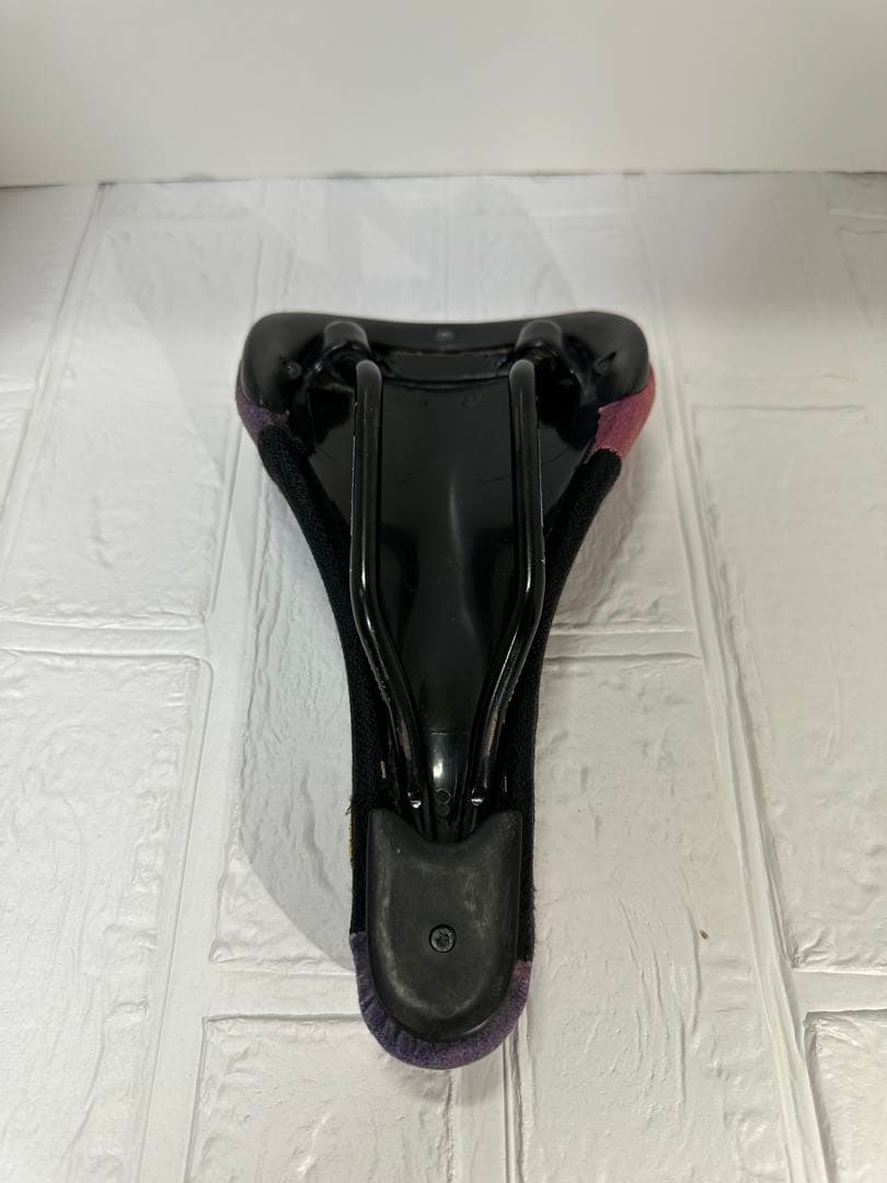 Burgtec The Cloud Boost Nebula サドル