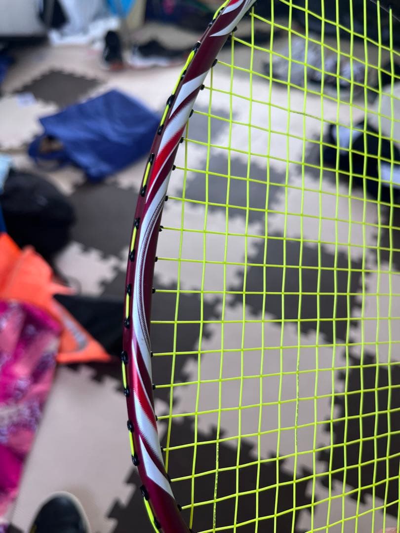 ヨネックス　アストロクス 100ゲーム　クレナイ　4U5