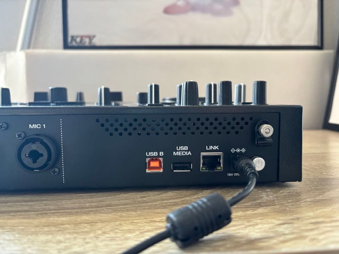 DENON DJ PRIME GO ポータブルDJ機材 本体中古