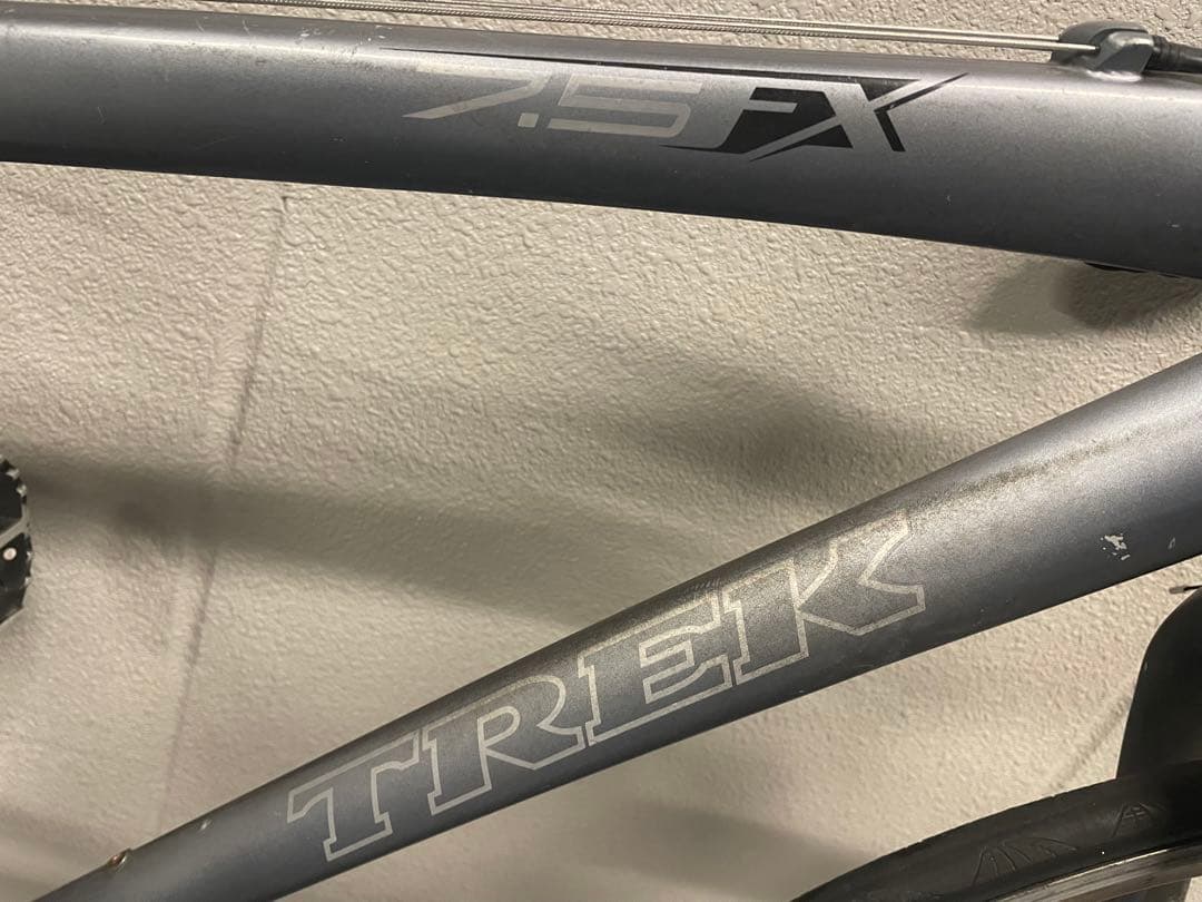 【引渡し限定価格】トレック　FX7.5 クロスバイク　ロードバイク