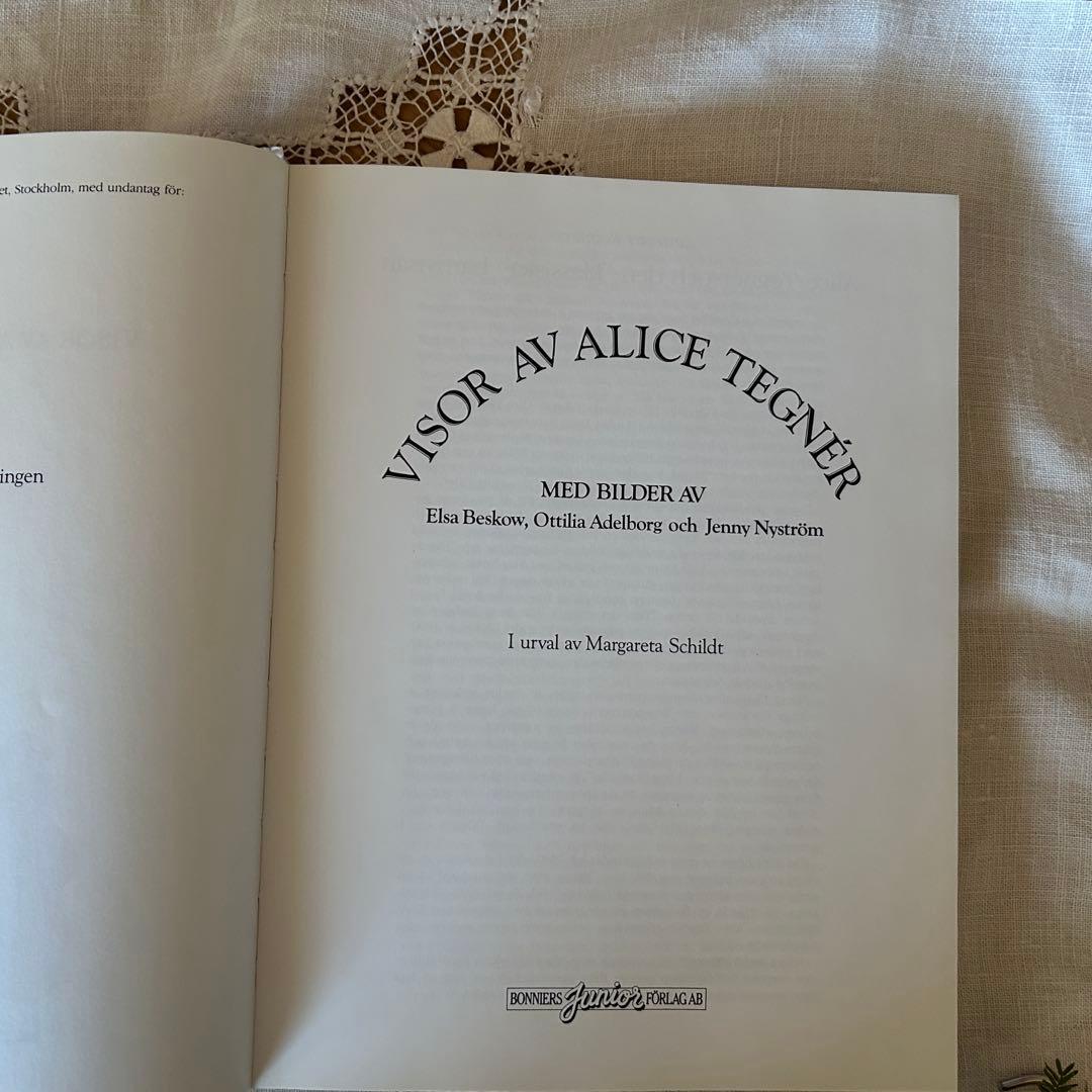 北欧　エルサベスコフ　イラストが添えられた楽譜絵本　スウェーデン　洋書　古書