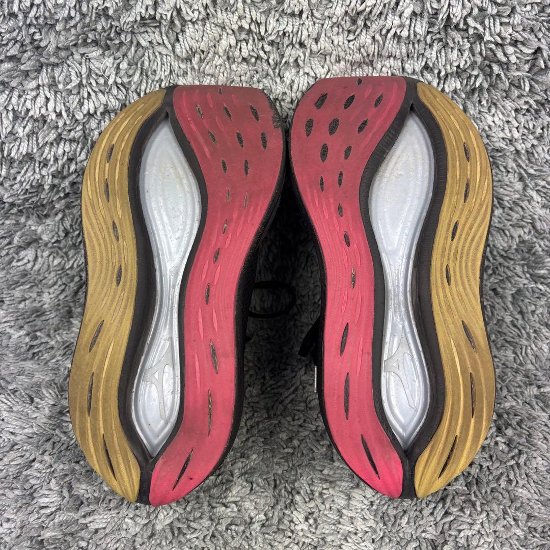 MIZUNO ネオビスタ 25.5 ランニングシューズ ブラック ピンク