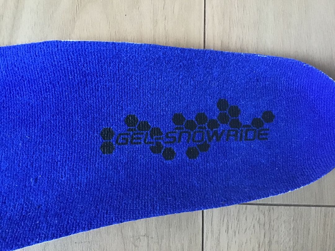 asics ランニングシューズ　ゲルスノーライド　　２６センチ