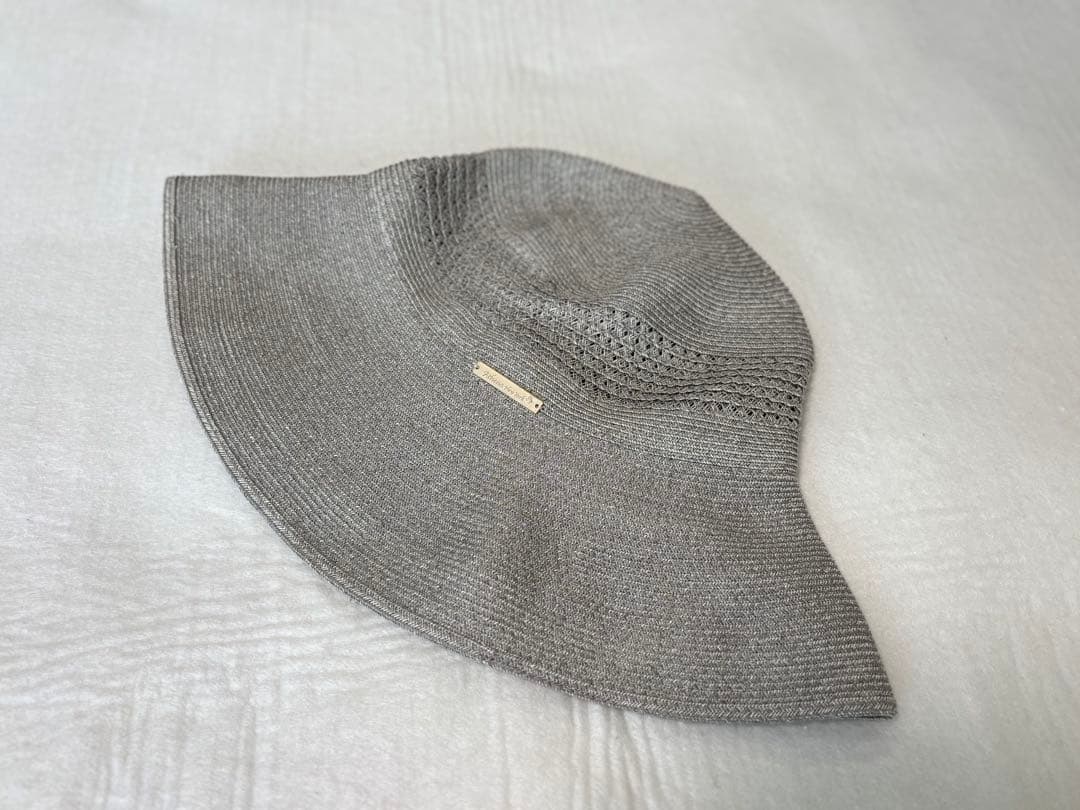 Athena New York｜アシーナニューヨーク グレーの刺繍付き麦わら帽子