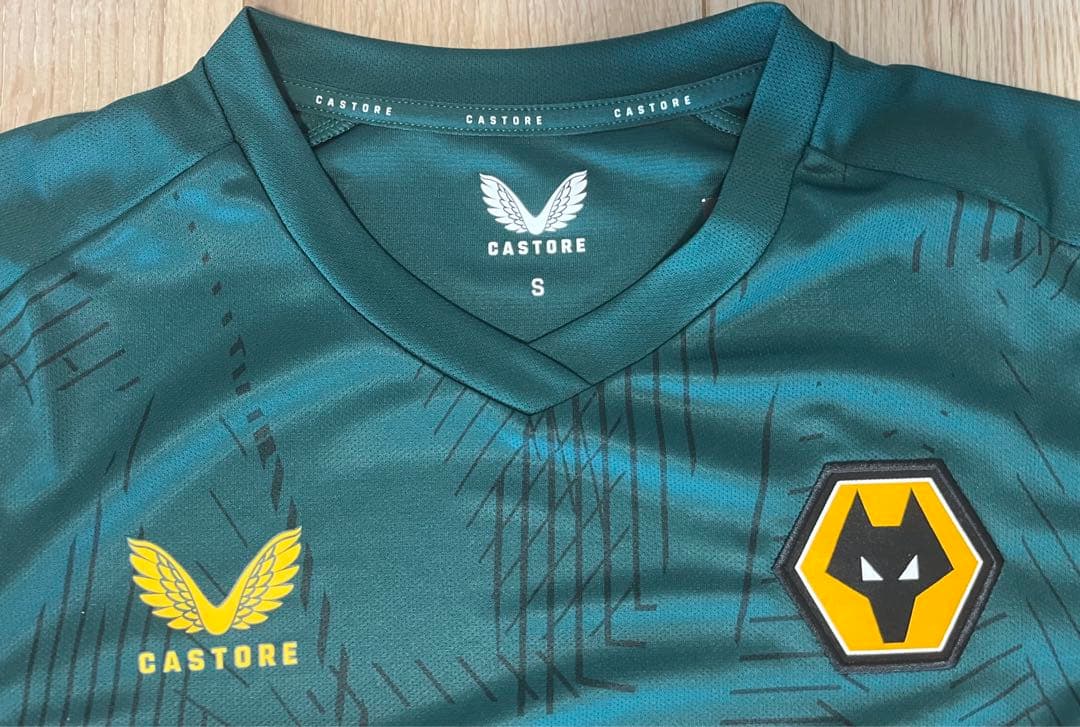 Castore ウルブス　ウォームアップシャツ　プラシャツ　プレマッチ　サッカー