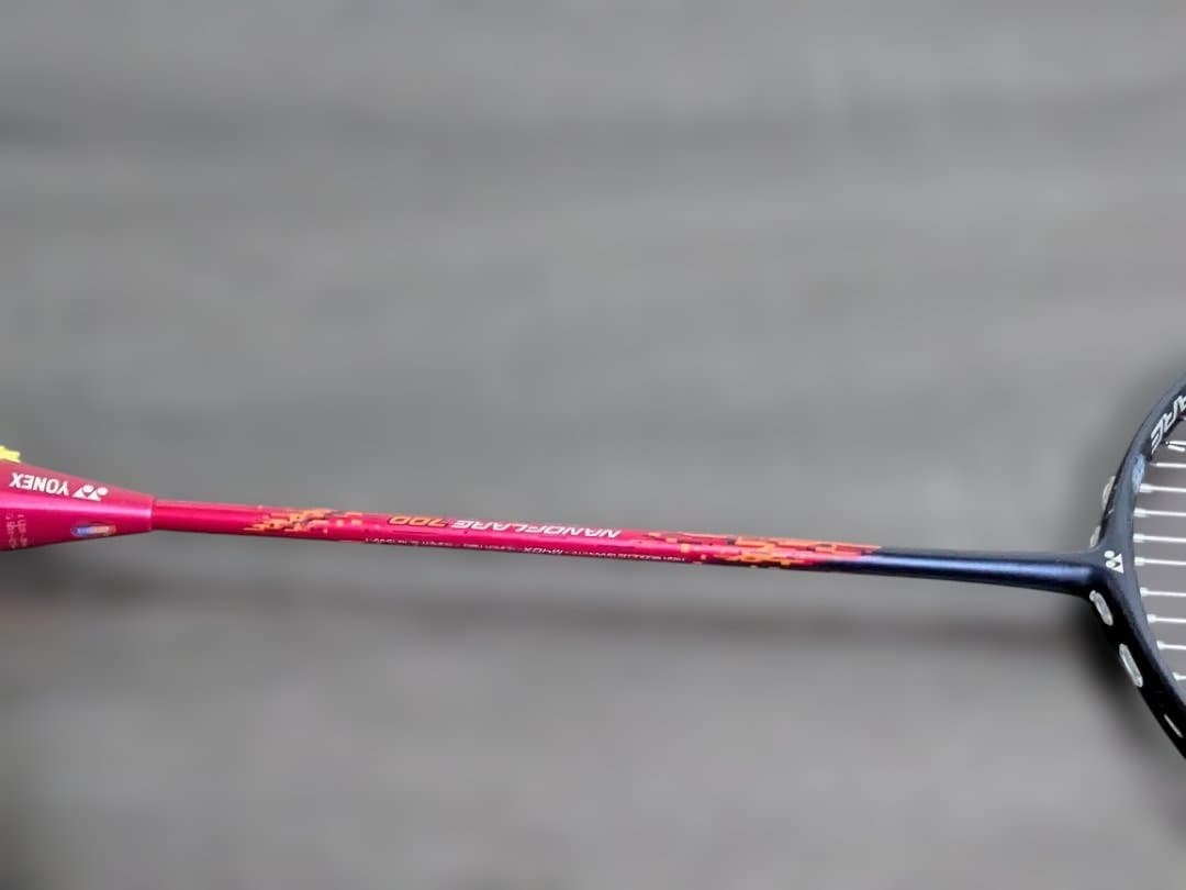 ヨネックス NANOFLARE 700 バドミントンラケット 4U G5