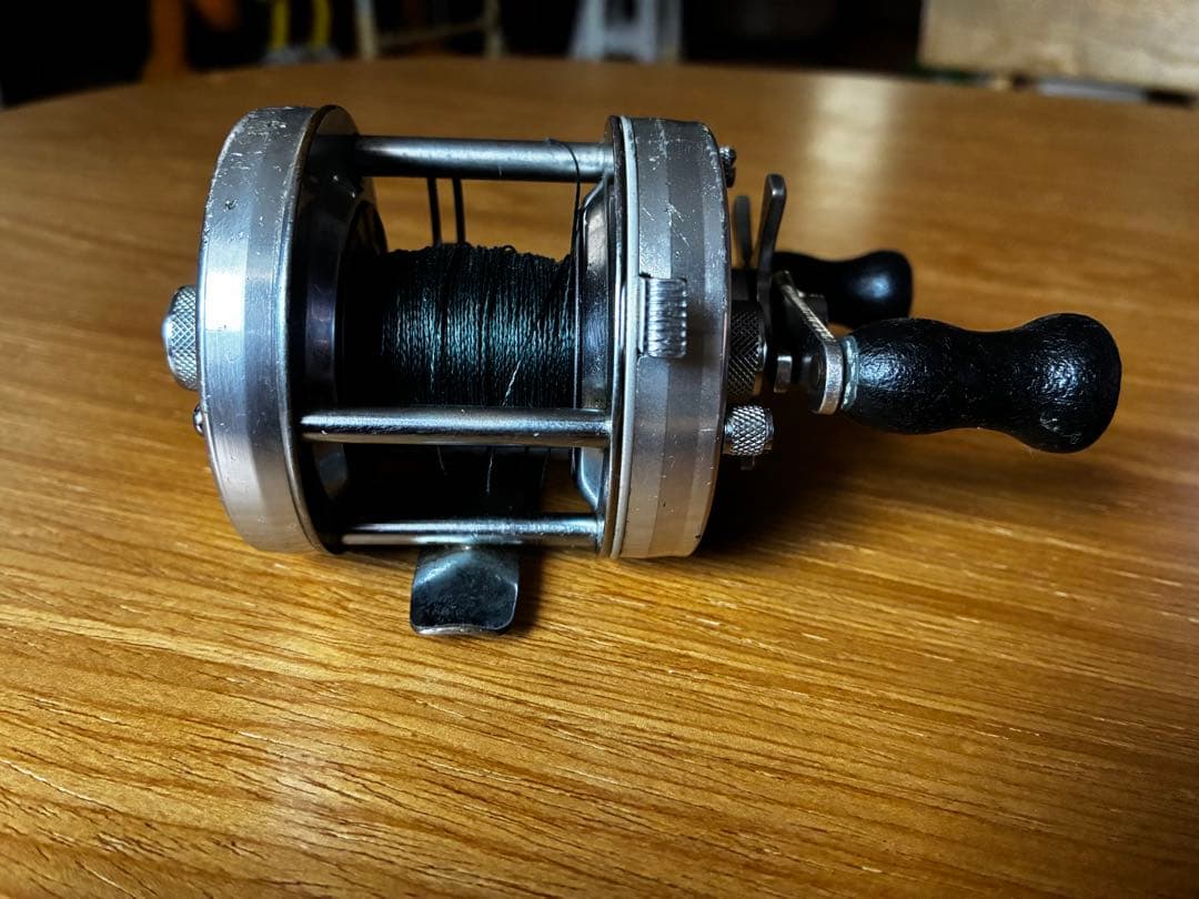 ABU5500C 79年製　ジャンク扱い