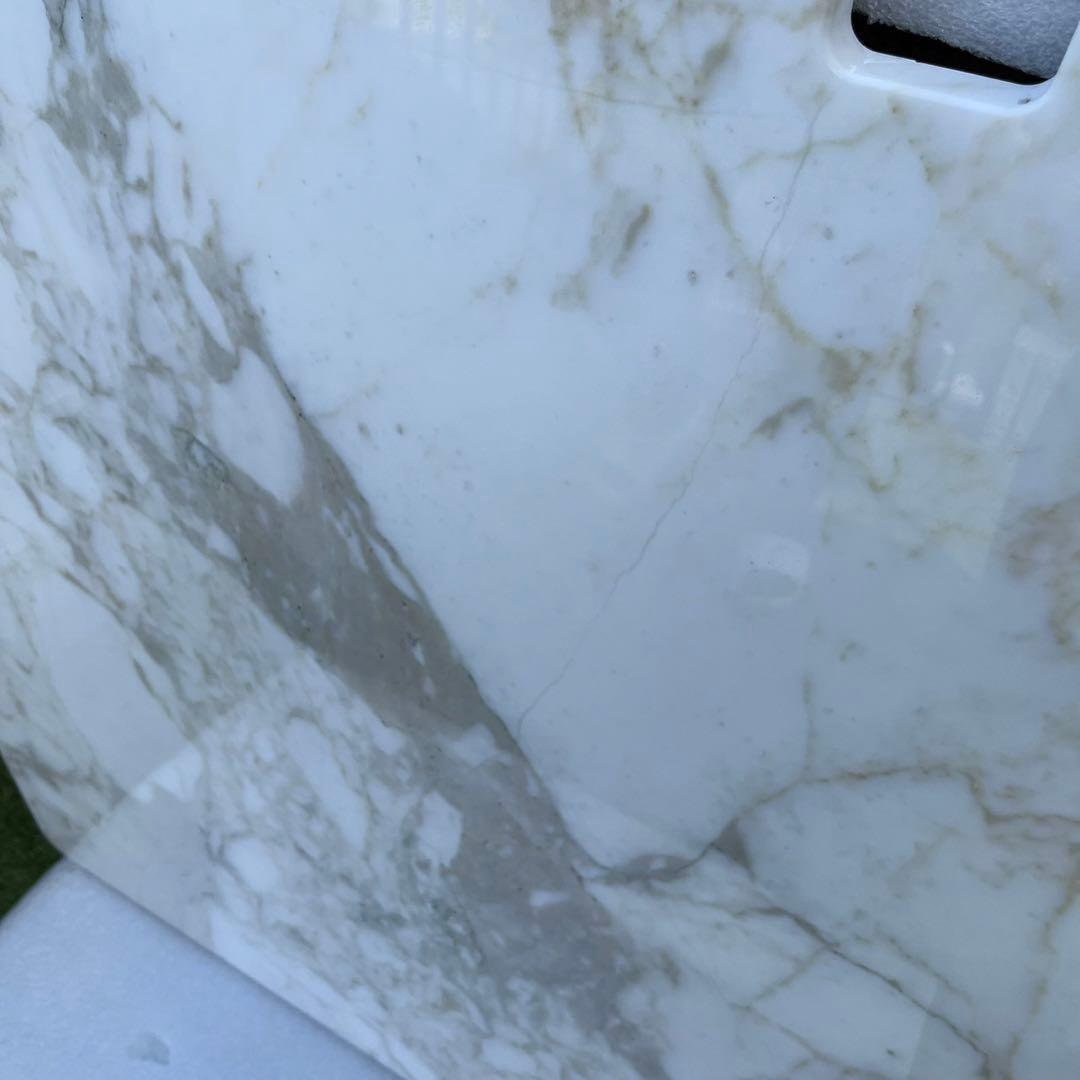 Minotti Jacob 大理石テーブル