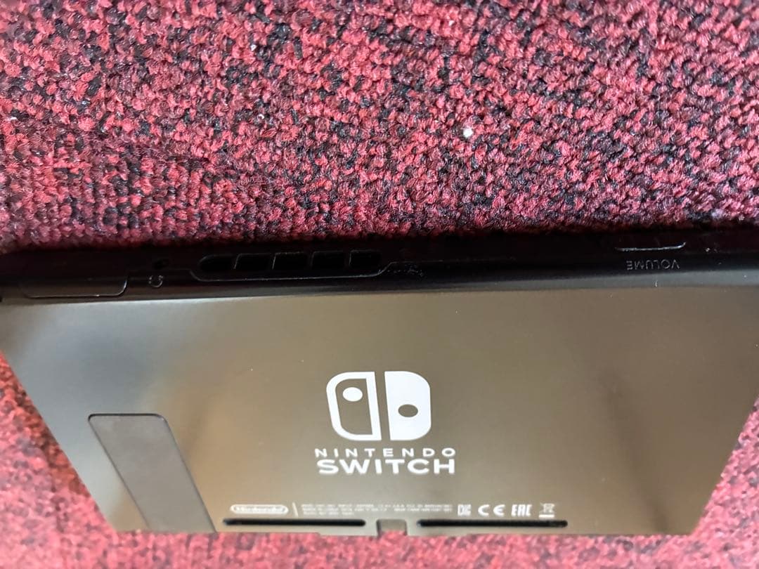 S*様 Nintendo Switch 本体 のみ 2018製