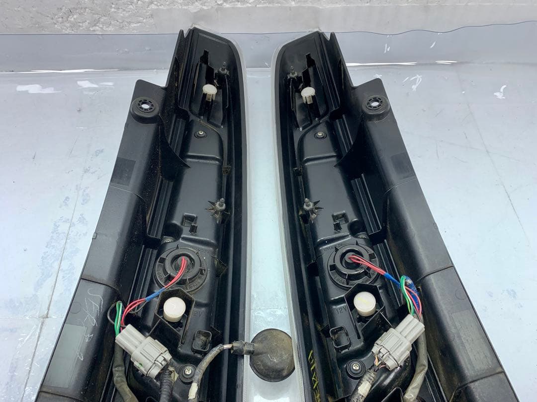 日産 純正 セレナ 中期型 C26 HFC26 FC26 LED テールランプ