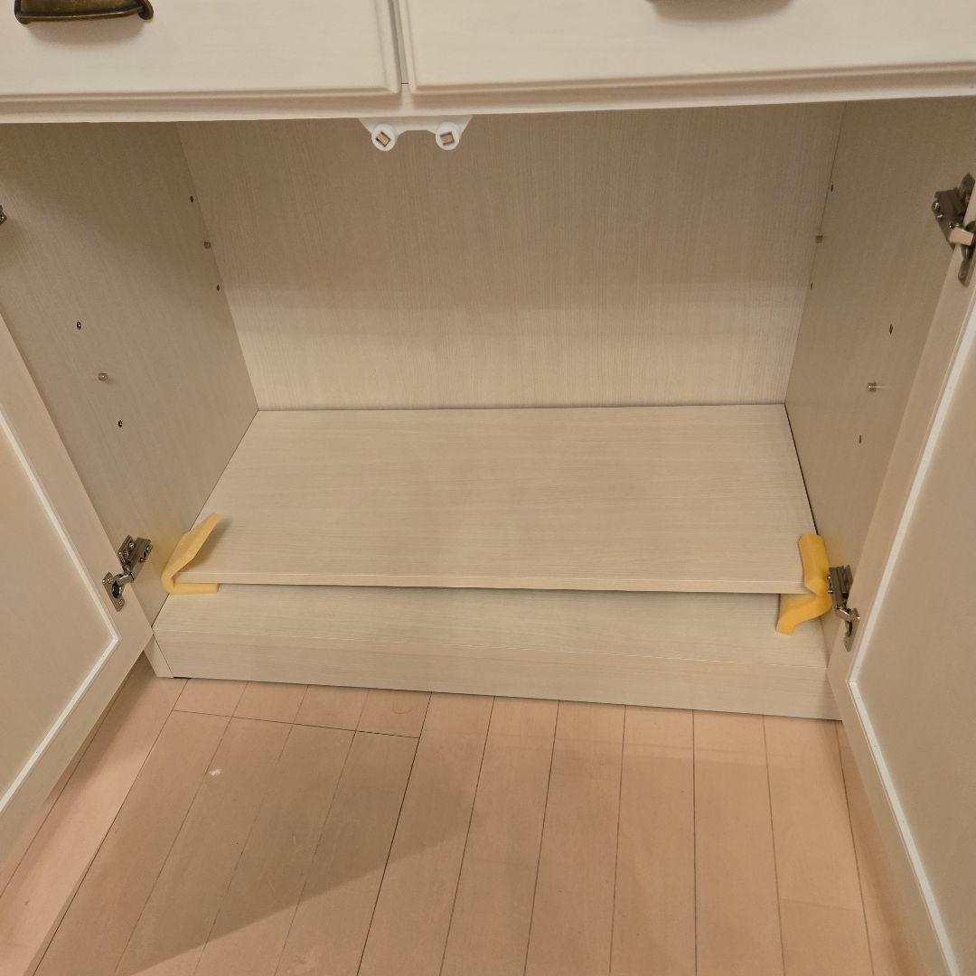 キッチンボード　ミランダ　ホワイト 食器棚 120cm x 195cm　ニトリ