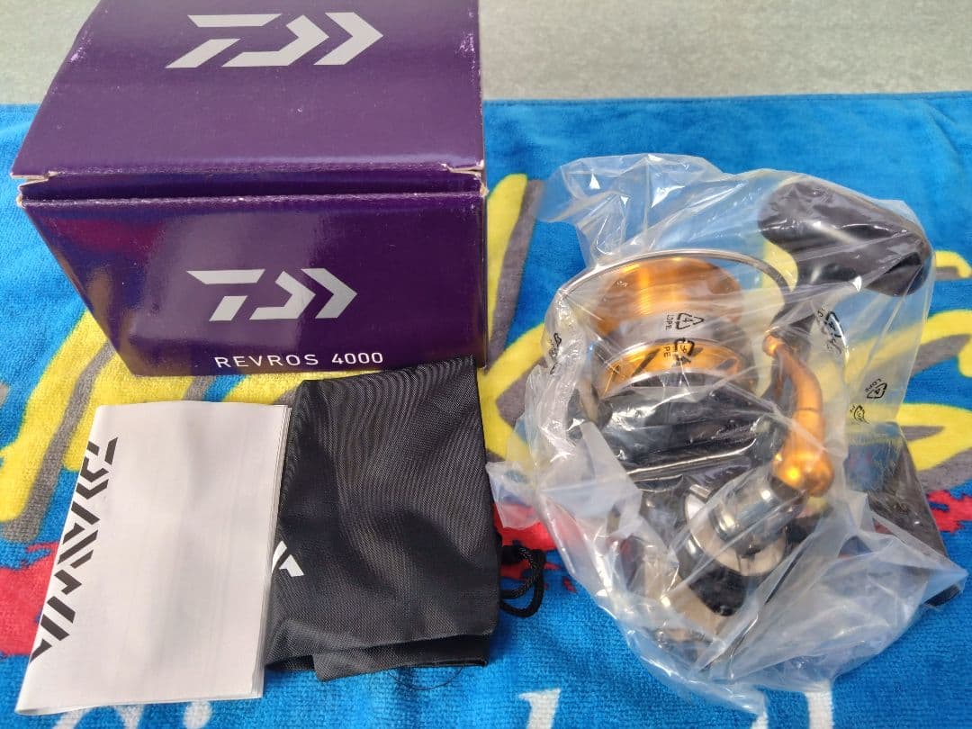 Daiwa 15 レブロス REVROS 4000 スピニングリール