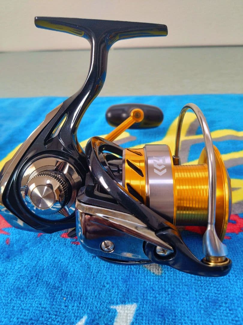 Daiwa 15 レブロス REVROS 4000 スピニングリール