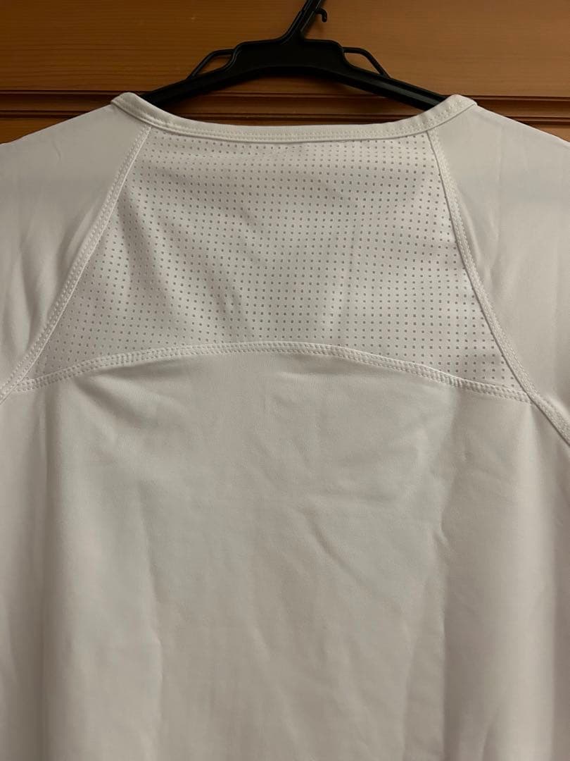 ボレー テニスウェア　白トップス　US-Sサイズ　新品