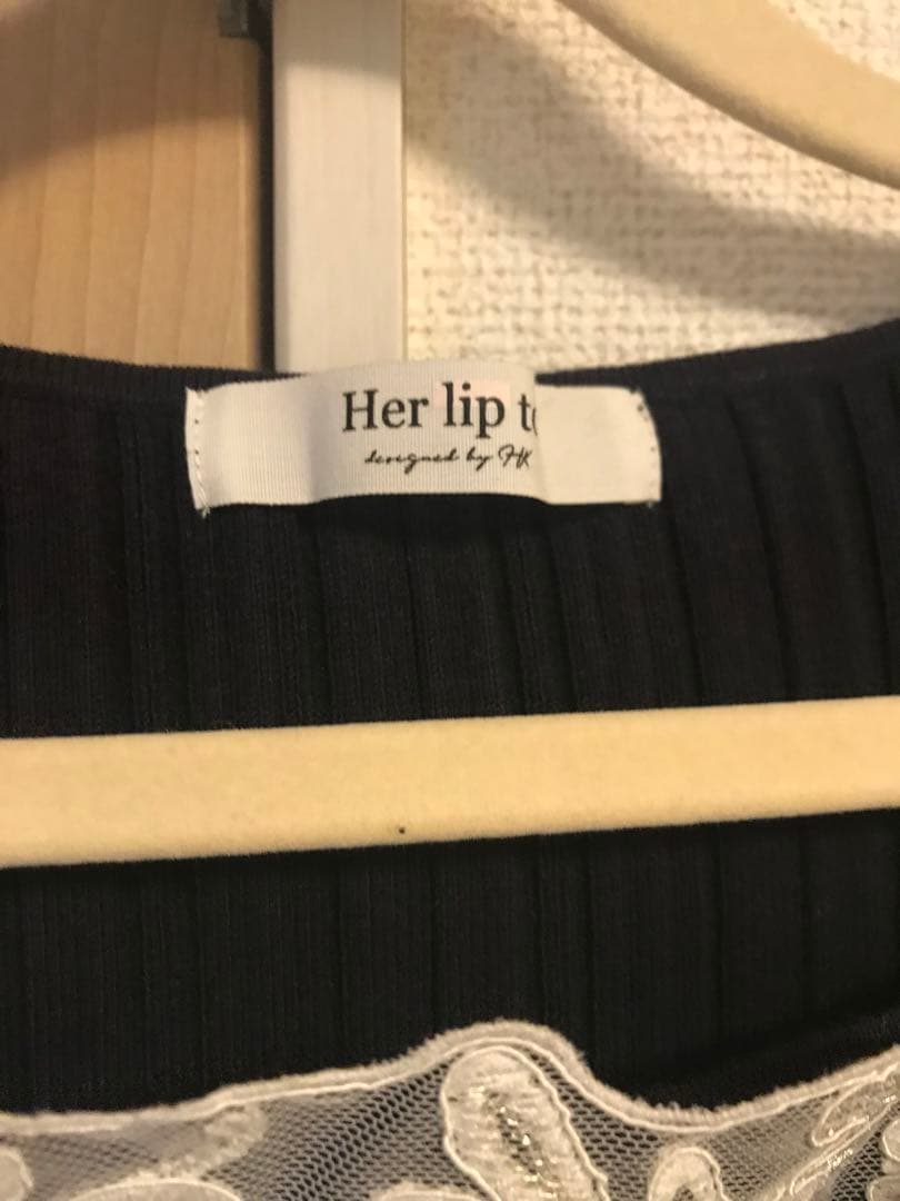 新品完売色Her lip toLilou Lace Hem Knit Dress