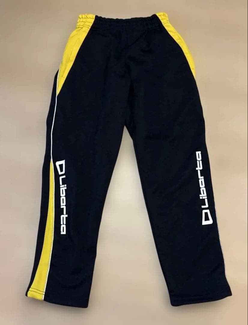 リベルタ　サッカースクール　ジャージ上下　145センチ