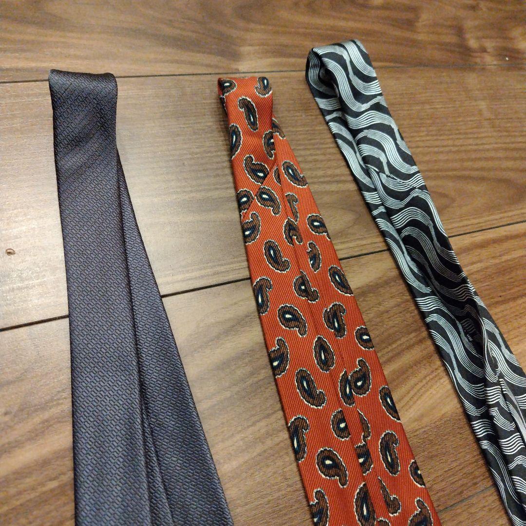 Holliday ＆ Brown など、ネクタイ 3本セット