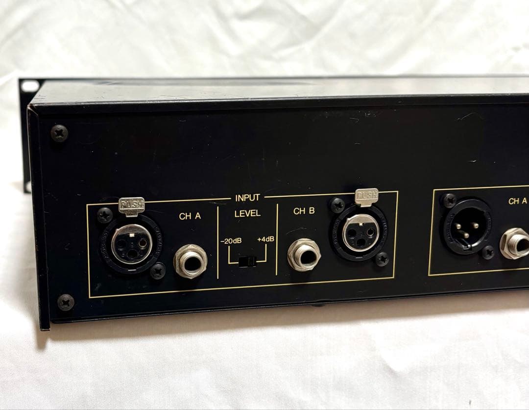 YAMAHA 2chグラフィックイコライザー Q2031