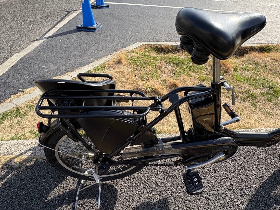 中古20㌅Panasonic電動アシスト自転車　8.9Ah3点灯　大阪　085