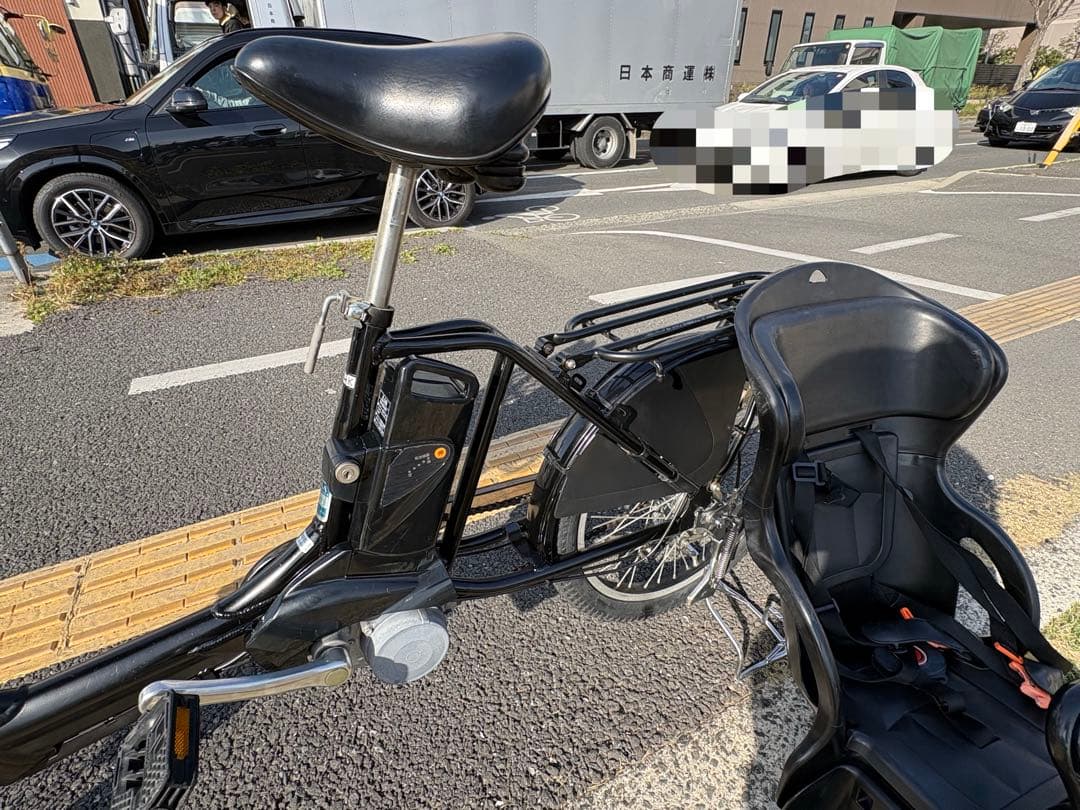 中古20㌅Panasonic電動アシスト自転車　8.9Ah3点灯　大阪　085