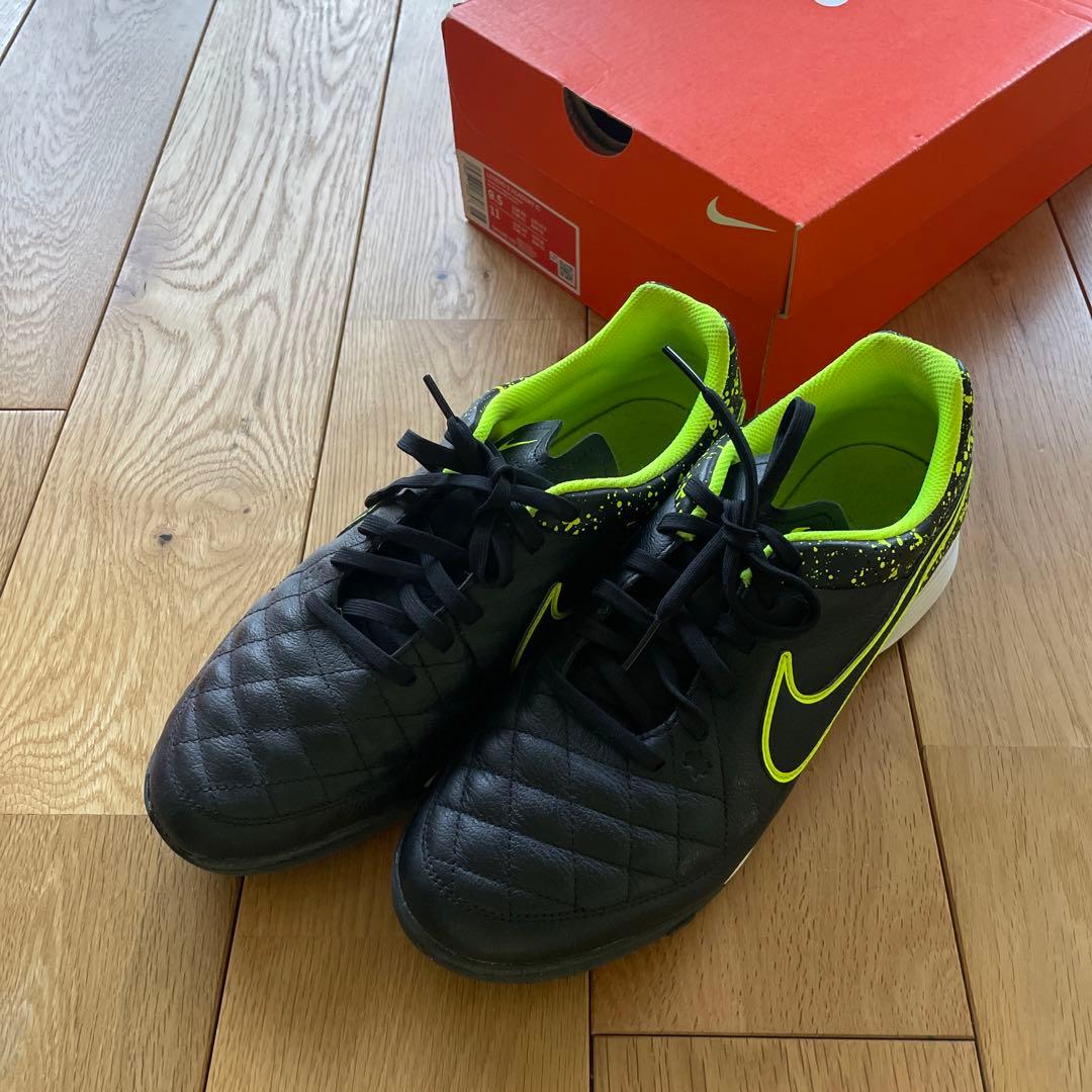 ナイキ ティエンポ ジーノ レザー TF(ブラック×蛍光イエロー)