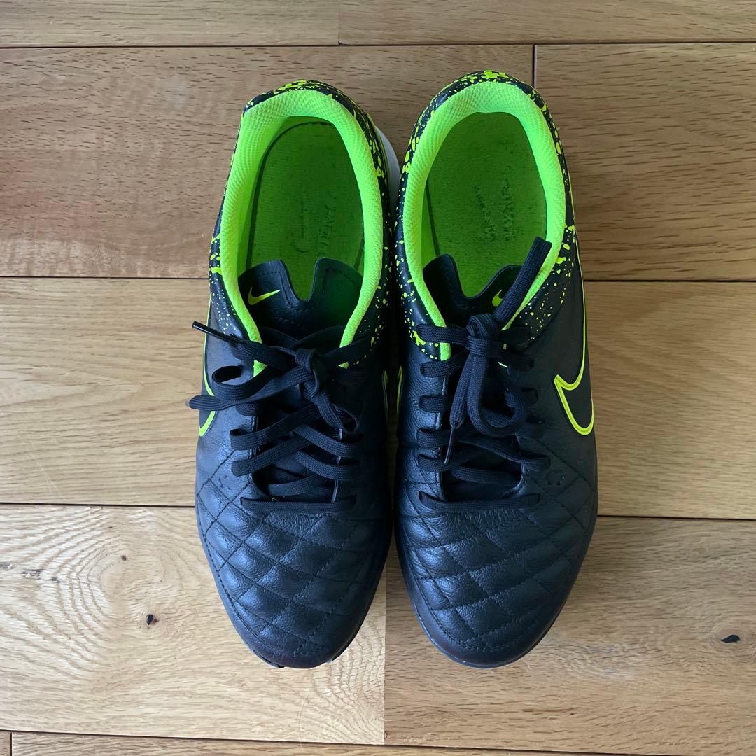 ナイキ ティエンポ ジーノ レザー TF(ブラック×蛍光イエロー)