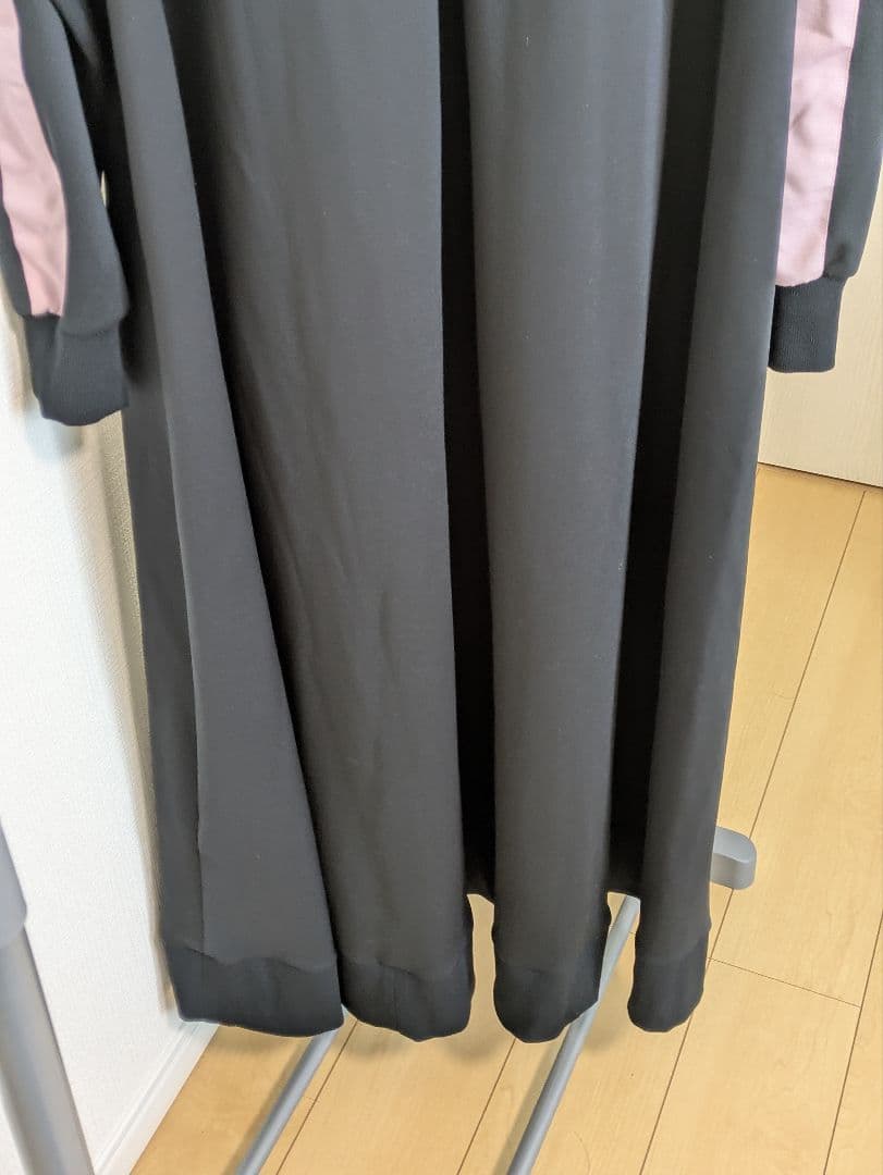 【美品】山本マナ×アーバンリサーチ 限定コラボ Aラインジップコート 黒×ピンク