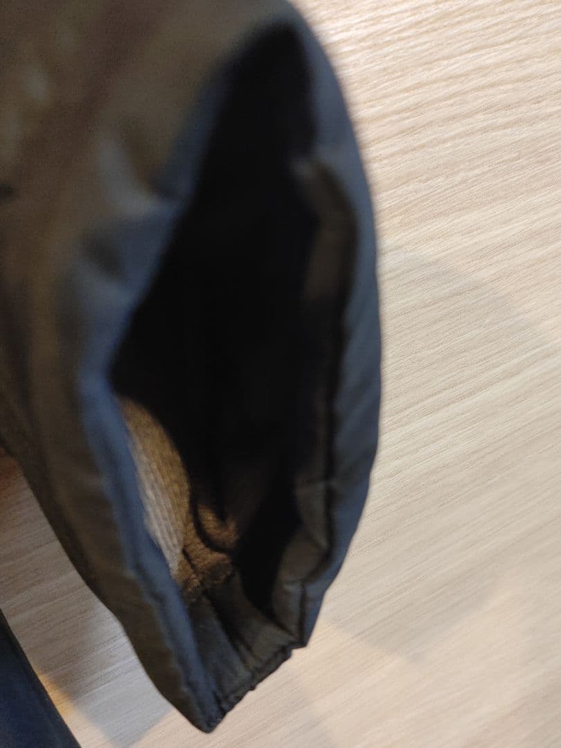 アンダーアーマー　ベンチコート　150センチ YL/JG/J-G ブラック