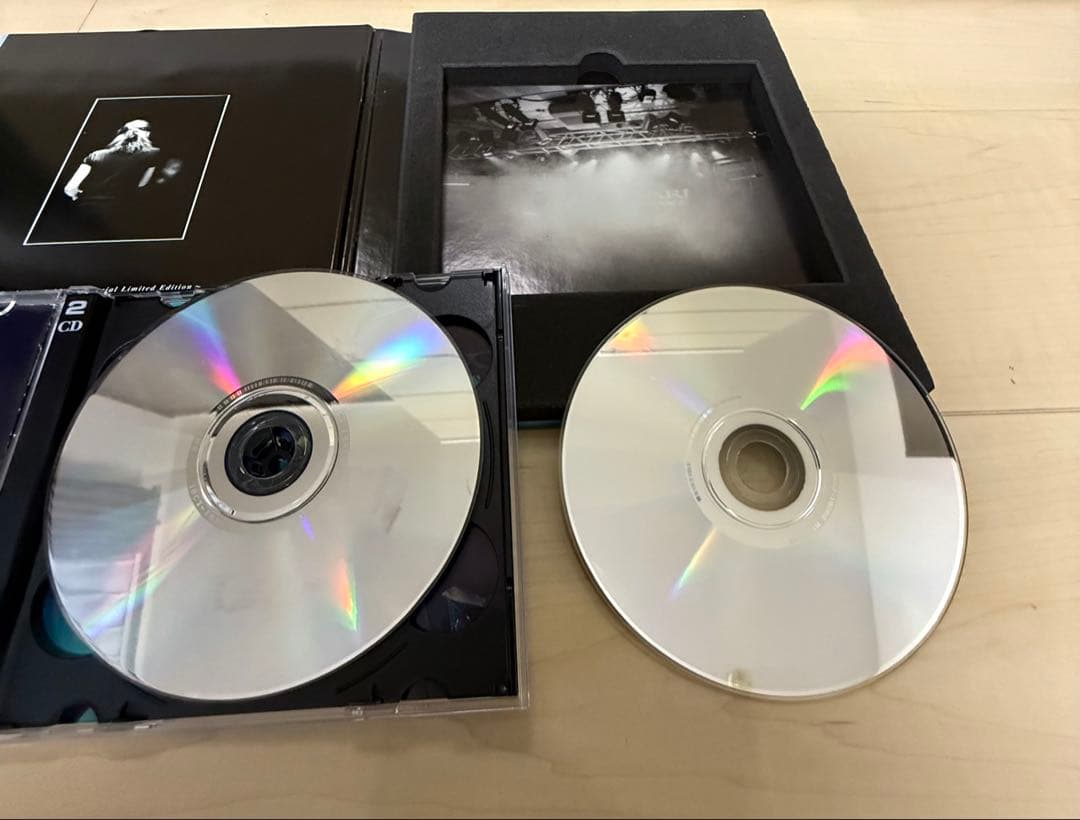 ZARD アーティストファイル・カレンダー・DVD・Tシャツセット