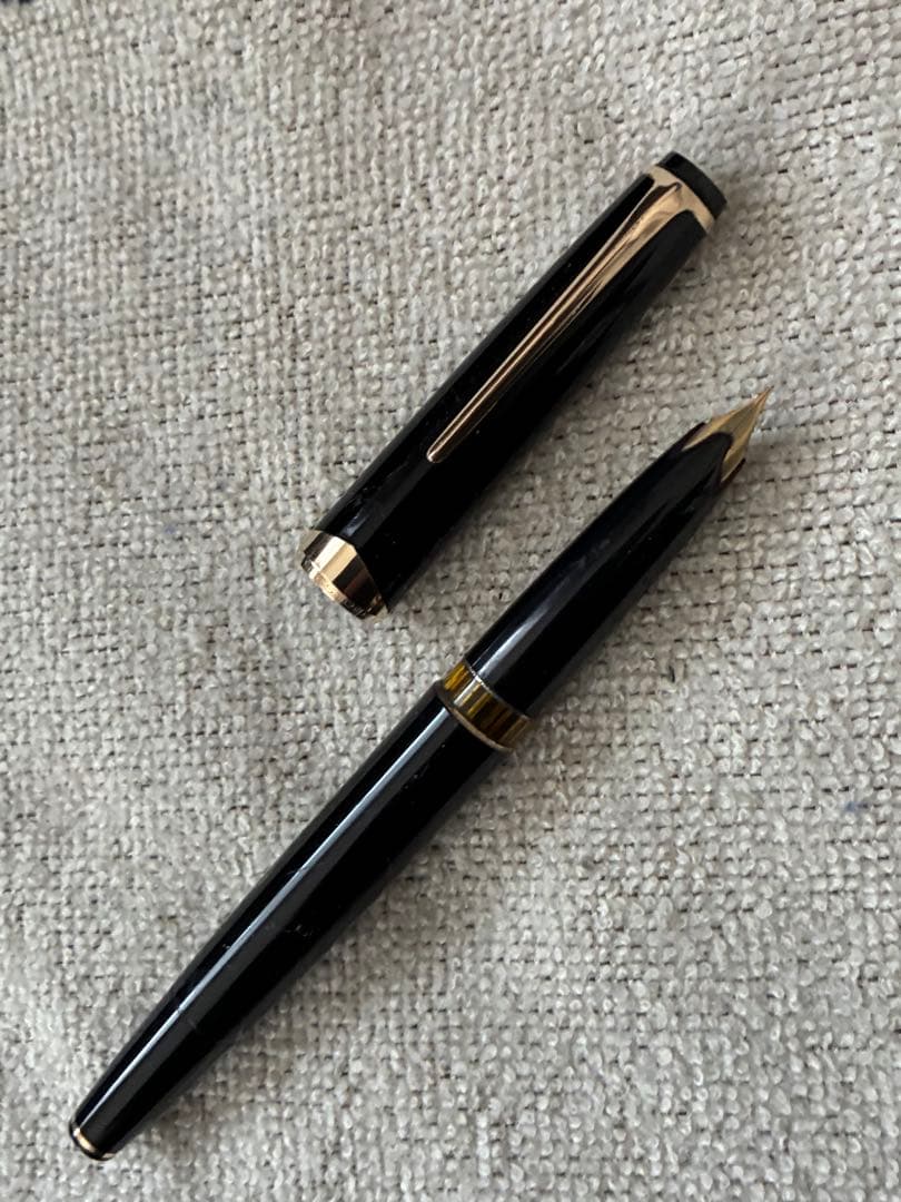 ◾️MONT BLANC モンブラン◾️万年筆 N o.14◾️黒色／金色◾️吸入式◾️