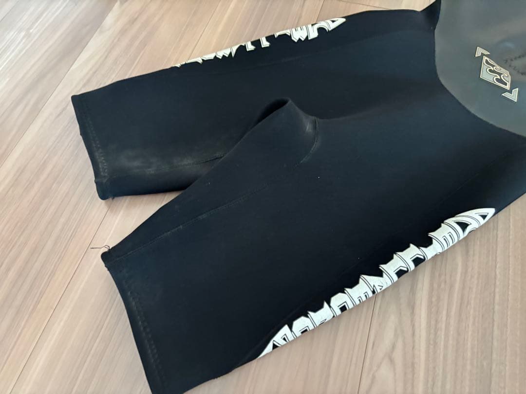 ★送料無料★お洒落　ビラボン　ショートジョン　ウエットスーツ　サーフィン