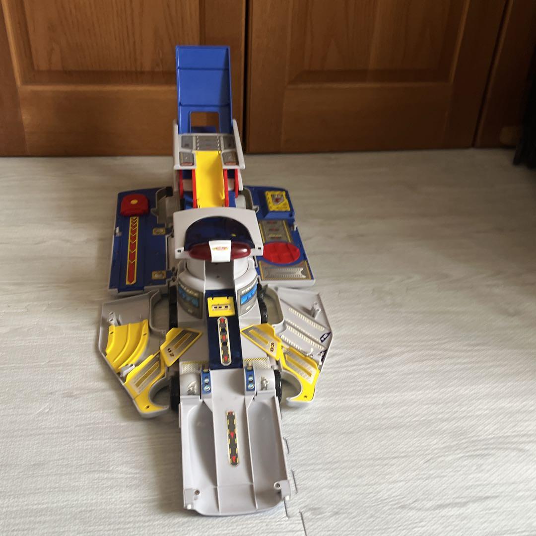 トミカ　緊急発進　マグナムパトレーラー