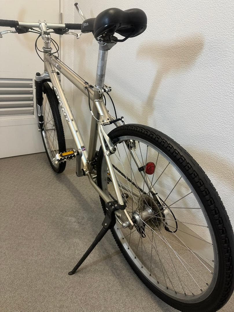 ＧＩＡＮＴ ＡＴＸ８４０ジャイアント超軽量アルミフレーム２６型ＭＴＢスポーツ車両