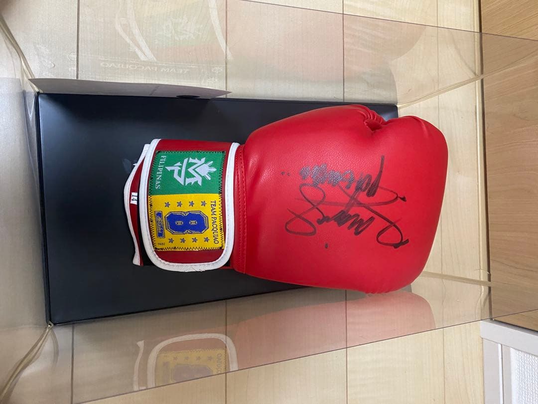 TEAM PACQUIAO サイン入りボクシンググローブ