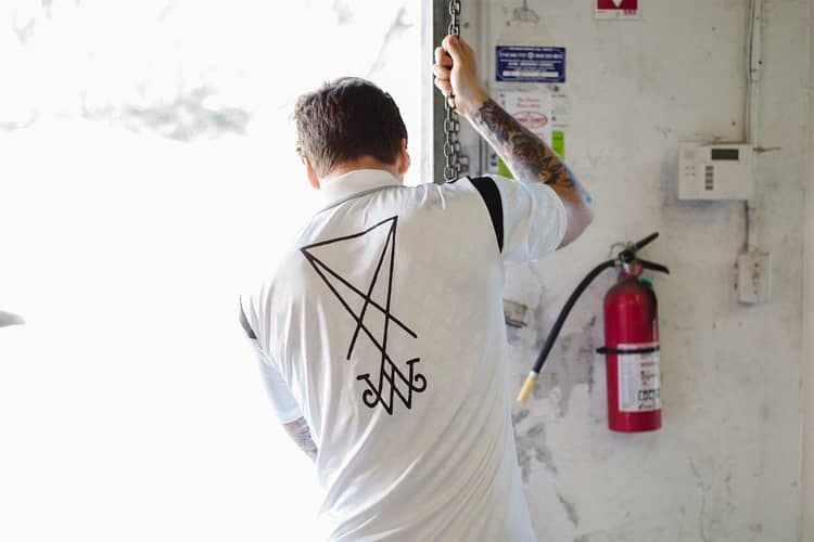 美品　adidas x welcome skateboards ゲームシャツ