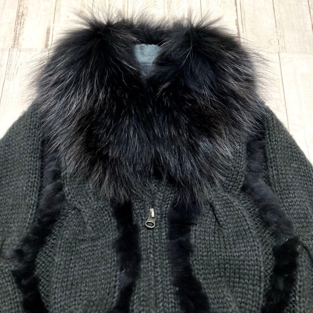 美★スコットクラブ　ヤマダヤ　ケーブルニットケープ　ファー付きポンチョ　Wジップ