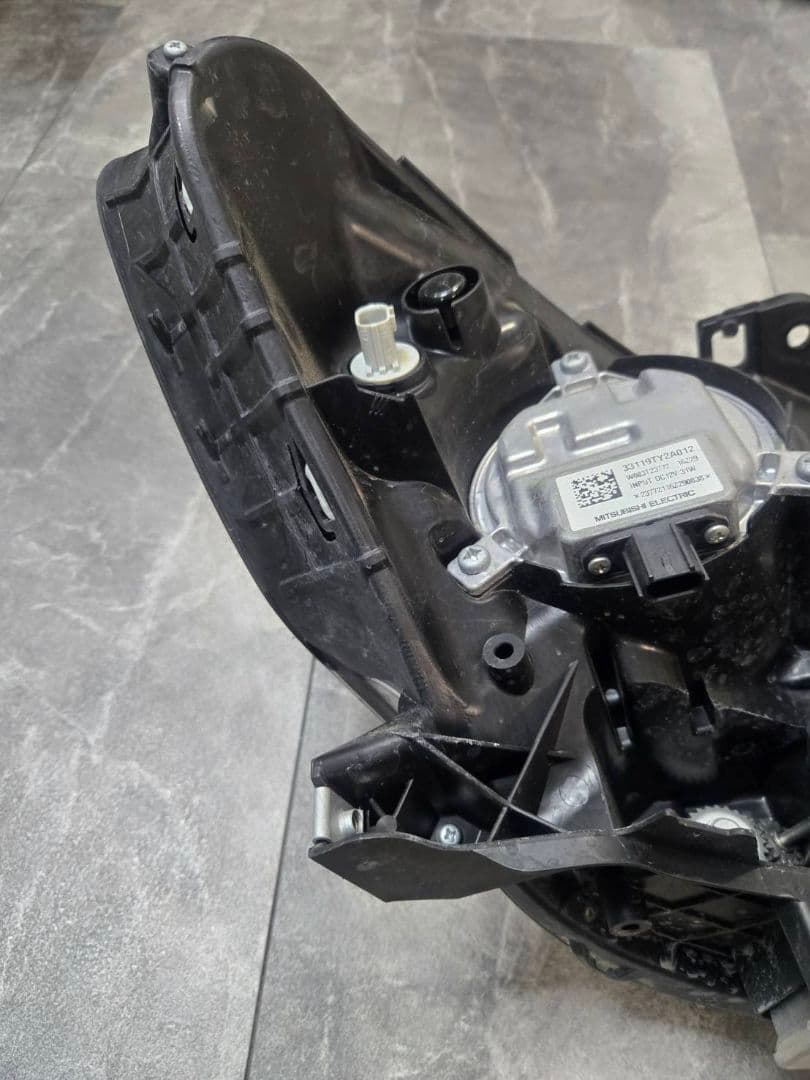 KC2　ホンダ　レジェンド　前期　ヘッドライト　助手席側