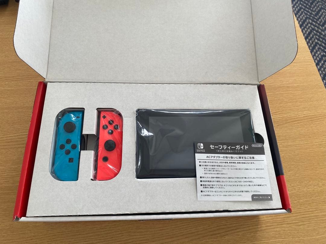 Hana　Nintendo Switch 本体 + Joy-Con 4つ