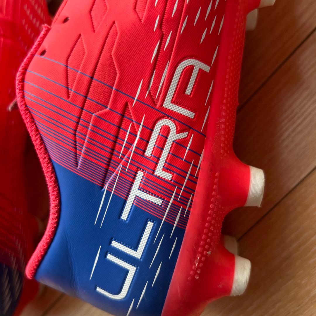 Puma レッド スパイクシューズ