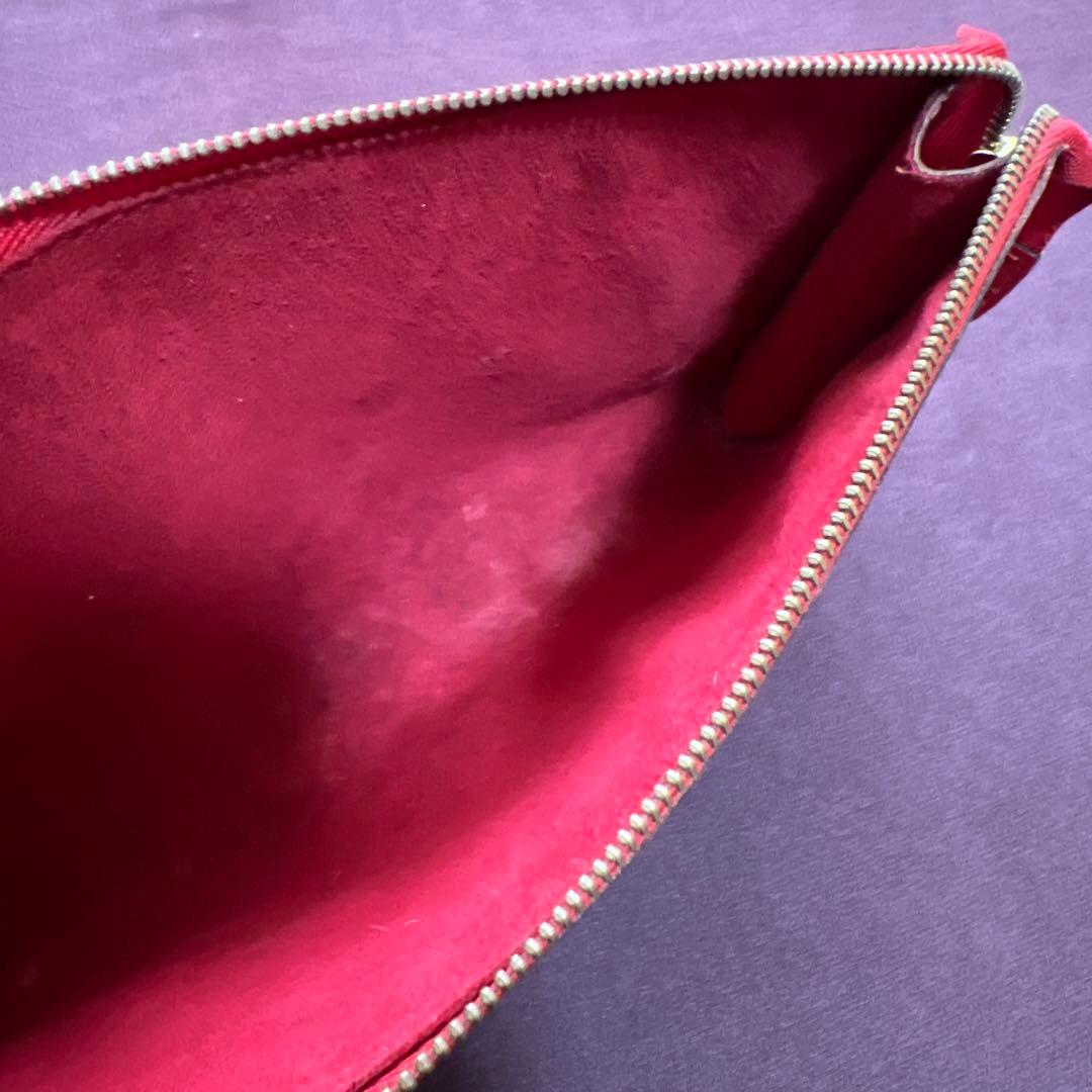 ルイヴィトン　エピ　アクセソワール　ポシェット　赤