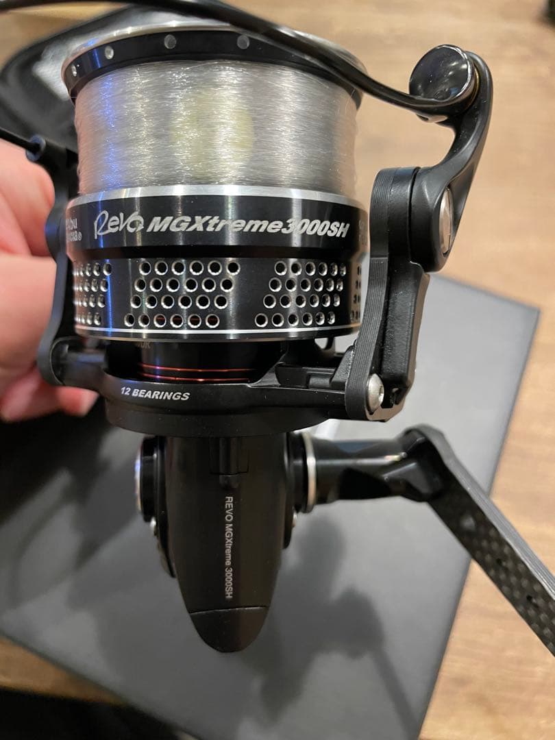 美品　REVO MGXtreme 3000SH スピニング レボ　　　zenon