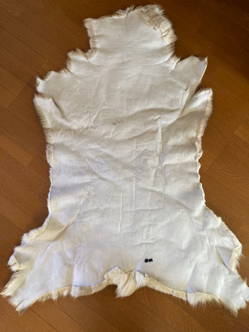 トナカイファー　毛皮　雪中キャンプに！