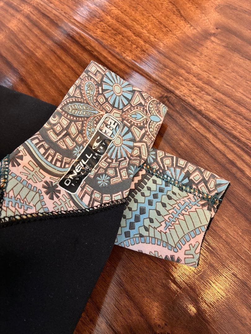 【新品タグ付き】O’NEILL オニール レディース デザインウェットスーツ 4