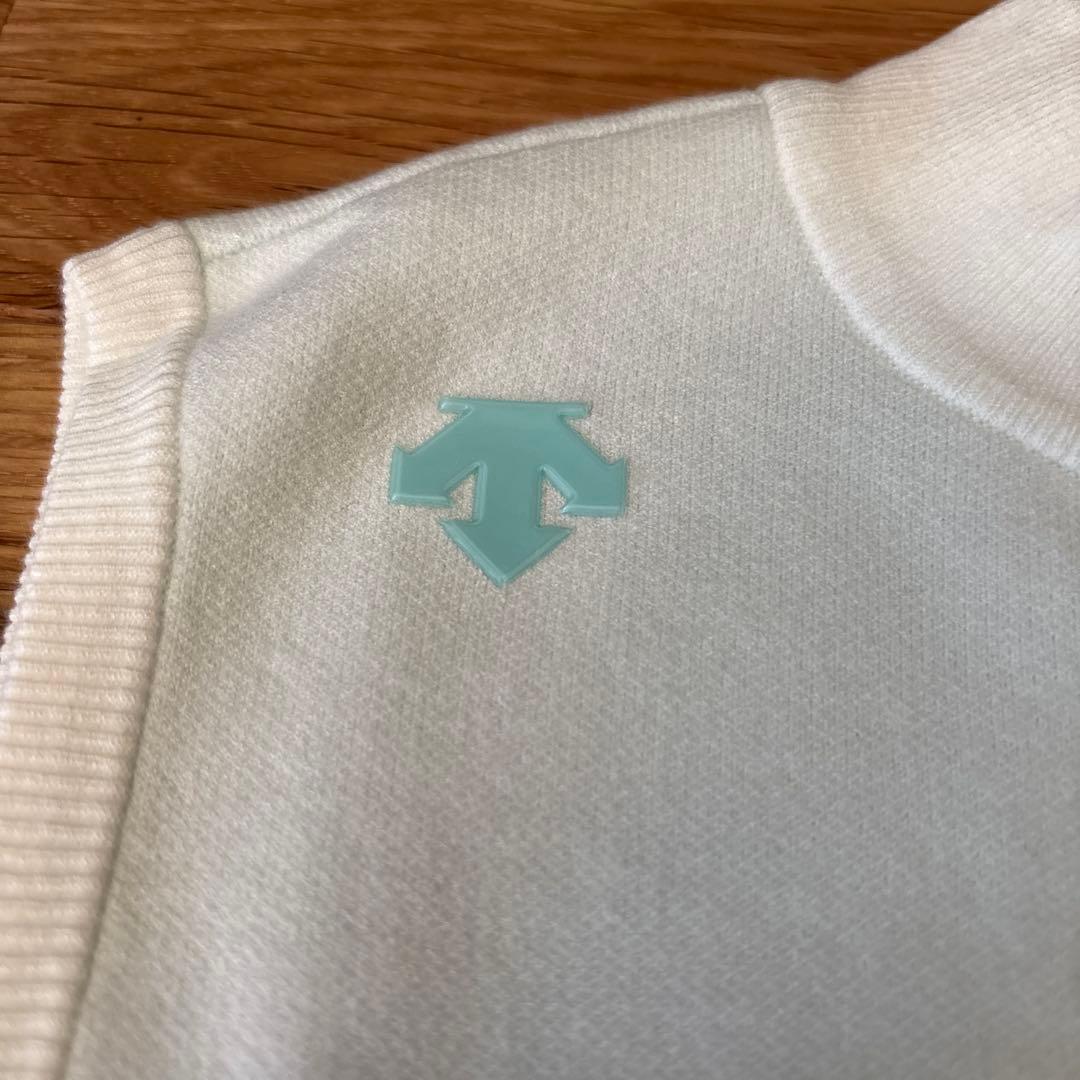 新品未使用 デサントゴルフ　ノースリーブ グラデーションベスト　S