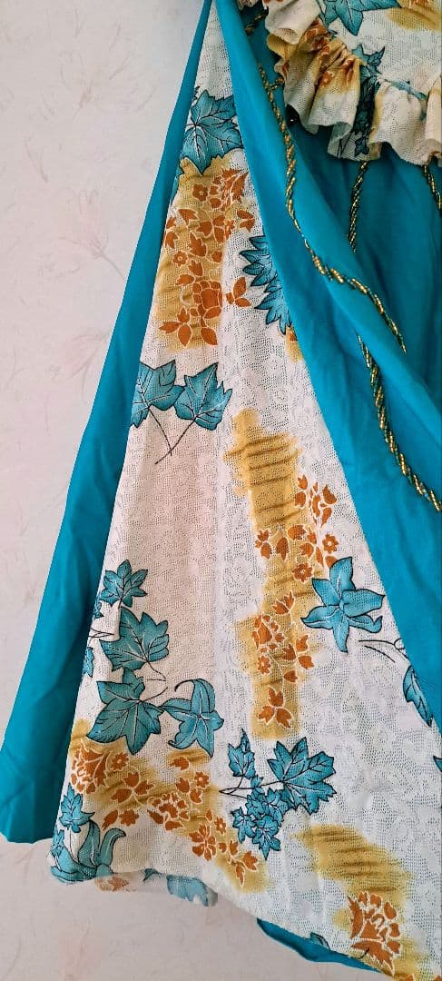 今だけ!! 花柄×ターコイズ ビーズ装飾 ベリーダンス衣装