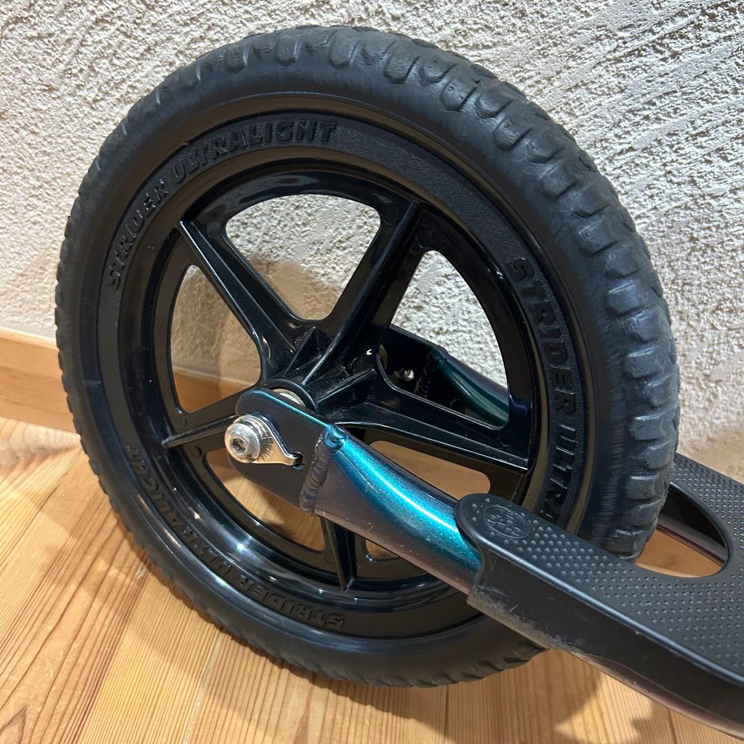 【美品】 STRIDER PRO 12インチ メタリックアクア バランスバイク