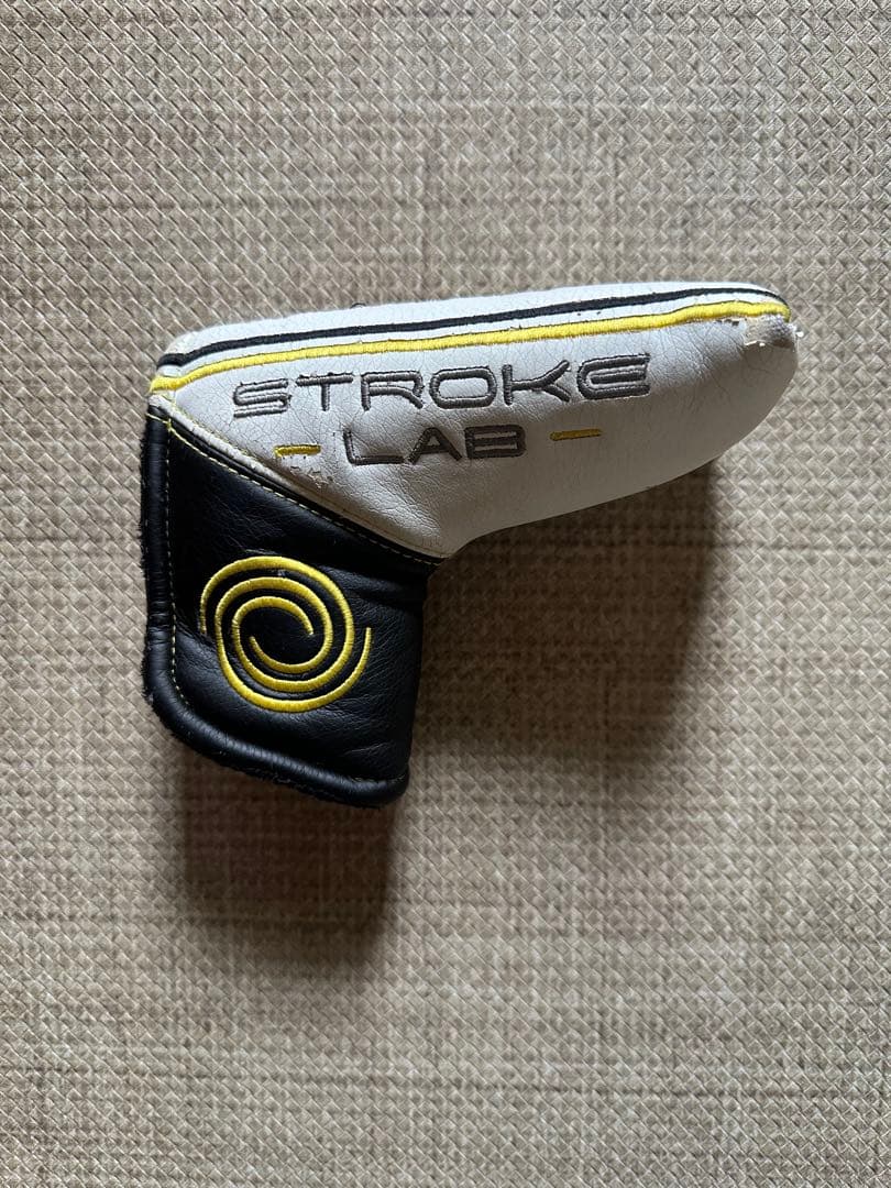 ODYSSEY STROKE LAB ONE ピン型パター