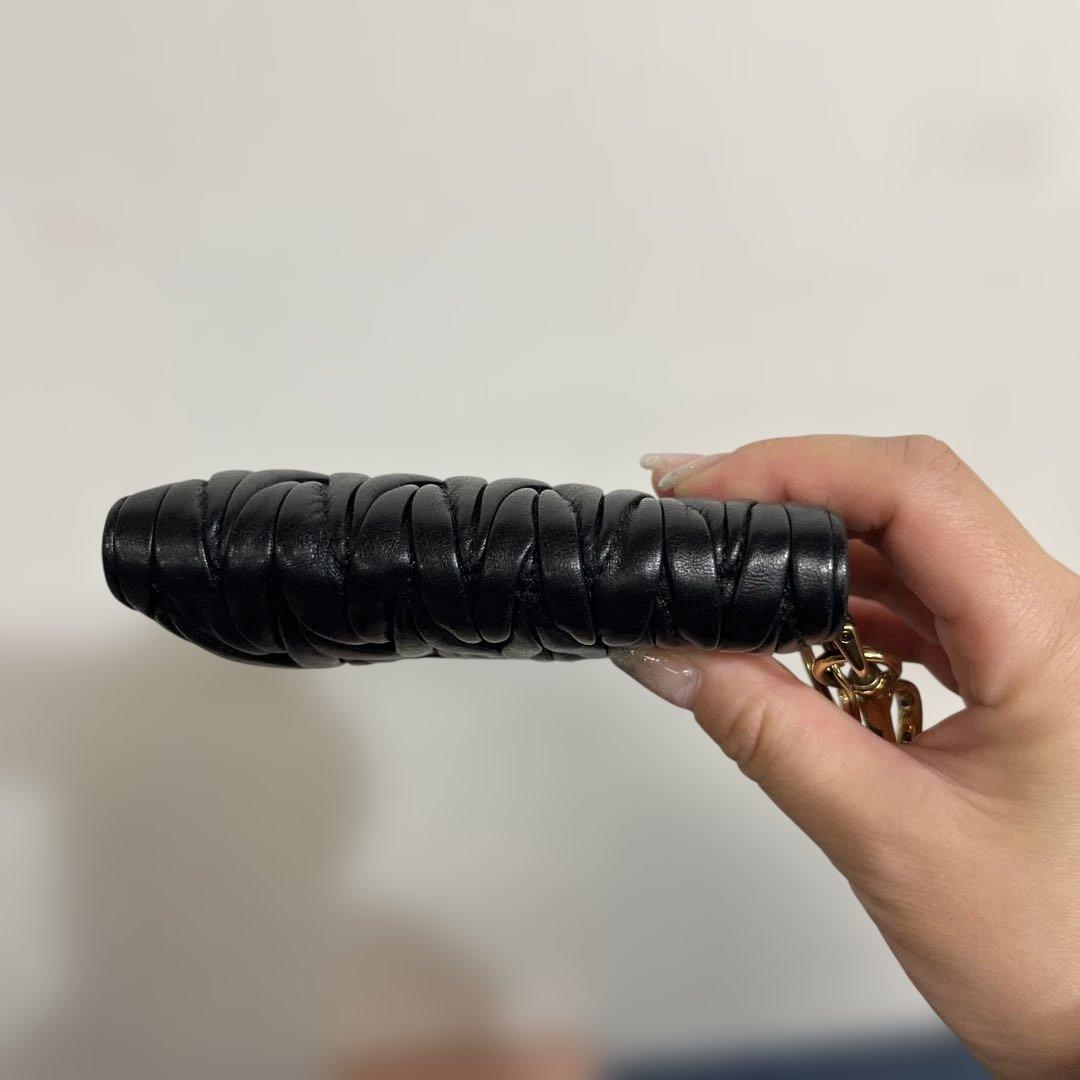 ミュウミュウ カードケース 名刺入れ マテラッセ ロゴ金具 レザー 黒