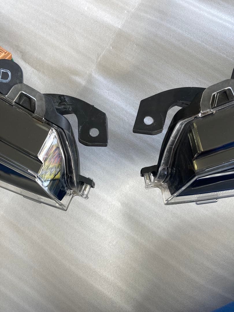 51プリウスヘッドライト 左右セット 8114547850 8118547850